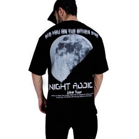 تصویر تیشرت آستین کوتاه مردانه مشکی طرح ماه شب نما Men's BLACK short-sleeved t-shirt with moon design at night