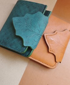 تصویر کیفپول زنانه طرح برگ کاملا دستدوز چرم سحر کد 113 Sahar leather leaf design women's wallet code 113