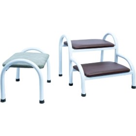 تصویر پله کنار تخت 