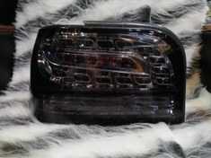 تصویر چراغ خطر پراید صبا و 131 طرح AUDI تمام دودی [جفتی] 