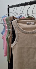 تصویر تاپ نگین دار یقه گرد 