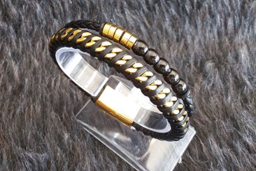 تصویر دستبند مردانه چرمی زنجیری طلایی men bracelet 2