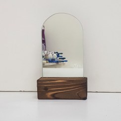 تصویر آینه پایه چوبی کوچک قهوه ای 