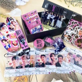 تصویر پک وسایل Stray kids استری کیدز SKZ 