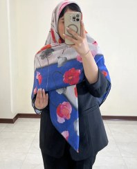 تصویر روسری نخی طرح شاخه گل 