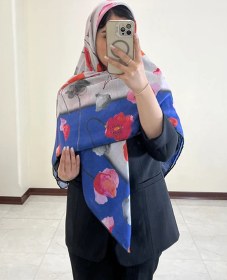 تصویر روسری نخی طرح شاخه گل 
