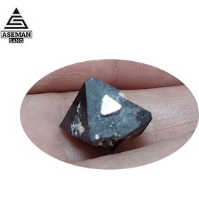 تصویر مگنتیت MAG104 