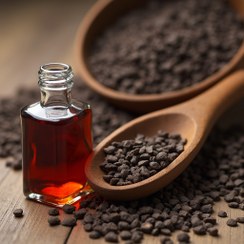 تصویر روغن اسپند 60 سی سی - همان روز تهران با پیک + ۲ تا ۴ روز سایر شهر ها با پست - ۶۰ سی‌سی 