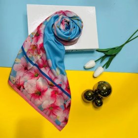 تصویر روسری آبی صورتی 