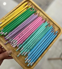 تصویر مداد سیاه بدنه رنگی 