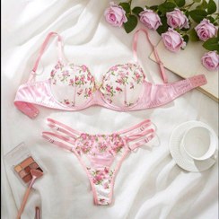 تصویر ست لباس زیر فانتزی شین (Shein) دو تکه صورتی گل‌دوزی 