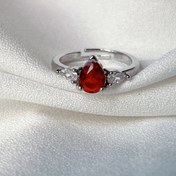 تصویر کاکلشن انگشتر قرمز 