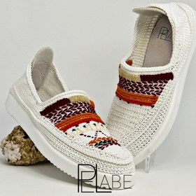 تصویر گیوه مدل آتش - سفید / giveh_zanane_dastbaft