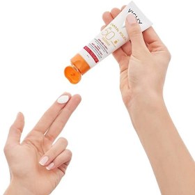 تصویر کرم ضد آفتاب و ضد چروک ویشی مدل CAPITAL SOLEIL 3 in 1 حجم 50 میل 