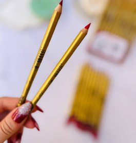 تصویر مداد لب ویولت طلایی 