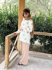 تصویر شومیز مزونی طرح گل _ لینن کارشده هندی *وارداتی* 