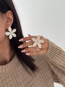 تصویر گوشواره مینا کاری گل بزرگ 