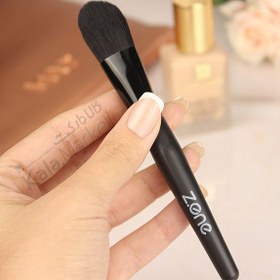 تصویر برس گونه کرم پودري کوچک Zone کد (Z-319) Zone Small Powder Cheek Brush (Z-319)
