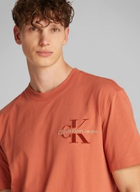 تصویر تی‌شرت گردن گرد لوگو برند calvin klein jeans Logo Crew Neck T-Shirt