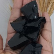 تصویر سنگ آبسیدین سیاه 