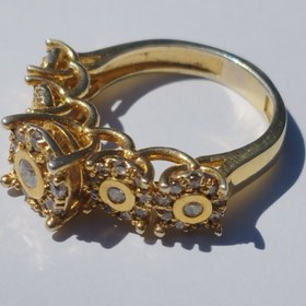 تصویر انگشتر نقره زنانه با نگین های اتمی،طرح جواهری و آبکاری طلا برند درسیم 