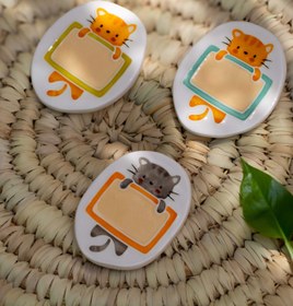 تصویر مگنت یخچال سرامیکی طرح تخته شاسی و گربه 