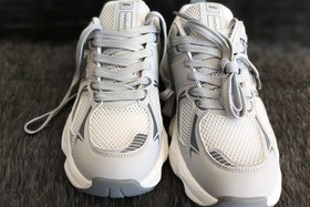 تصویر کفش کتونی وارداتی مردانه طرح نیوبالانس ۷۶۰ رنگ طوسی روشن - ۴ new balance 760 light gray men shoes