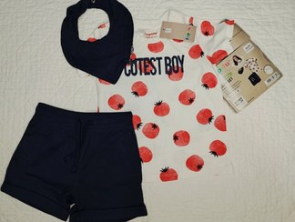 تصویر ست 3 تکه پسرانه تیشرت شورتک پیش بند ( سفید گوجه-سورمه ای ) 