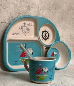 تصویر ست ظرف غذای کودک 5 پارچه فیبر بامبو طرح سگ قایقران Bamboo Fiber Baby Feeding Set – 5 Pieces (Sailor Dog Design)