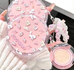 تصویر کوشن آویز دار جو جو دایری با پوشانندگی سبک 