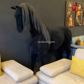 تصویر مجسمه اسب بزرگ فایبرگلاس 