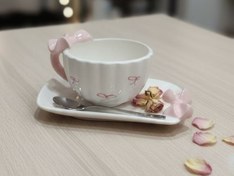 تصویر فنجون و زیر فنجونی طرح پاپیون 