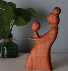 تصویر مجسمه میم مثل مادر 