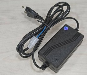 تصویر آداپتور ۲۴ ولت ۲ آمپر تصفیه آب هوشمند اینفینیتی 