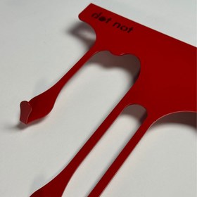 تصویر آویز لباس متوسط قرمز drop iron 