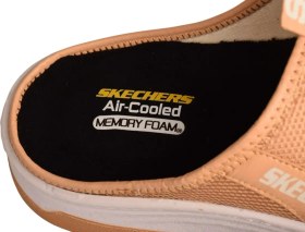 تصویر صندل اسکیچرز کرم 