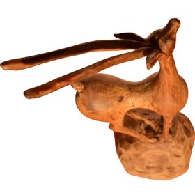 تصویر مجسمه تندیس گوزن شاخدار مینیمال گردو 