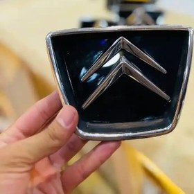 تصویر آرم جلو پنجره زانتیایی پژو مناسب ۴۰۵ و پارس 