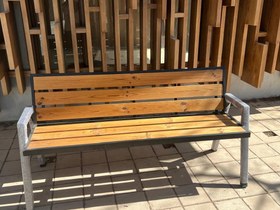 تصویر نیمکت پارکی 