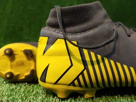 تصویر کفش کتونی فوتبال استوک دار چمنی اورجینال نایک سایز 44.5 Soccer shoes