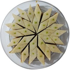 تصویر شیرینی سنتی باقلوا پرچمی قزوین(لوزی) 600 گرمی 