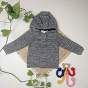 تصویر ژاکت بافت نوزادی پسرانه آستین بلند برند lupilu طرح کلاه دار شش دکمه سرمه ای رنگ 