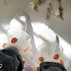 تصویر جوراب توت‌فرنگی لب توری سفید 
