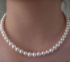 تصویر گردنبند زنانه مدل مروارید ساده Women's simple pearl necklace