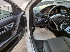 تصویر بنز کلاس C مدل 2010 ا Mercedes-Benz C Class C200 Mercedes-Benz C Class C200