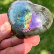 تصویر لابرادوریت قلبی رنگین کمانی Labradorite