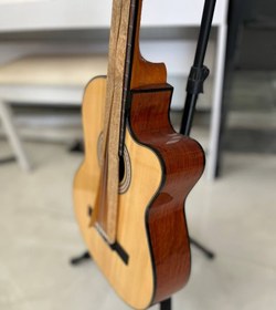 تصویر گیتار مکستور MAXTOR مدل پیکاپ دار 