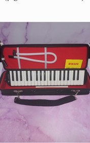 تصویر ملودیکا سوان ۳۷ کلید به همراه کیس چمدانی 