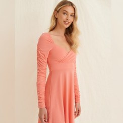 تصویر پیراهن رَپ صورتی NA-KD ترکیه 