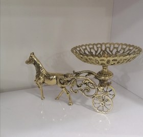 تصویر شیرینی خوری با کالسکه اسب برنز Bronze horse carriage sweets